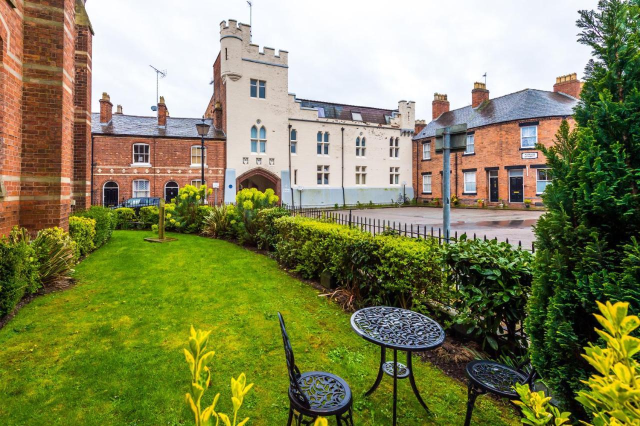 The Old Chapel Apartment Chester Esterno foto